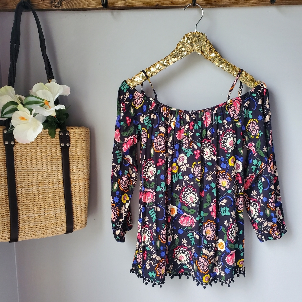 Ella Moon Floral Cold Shoulder Top XS